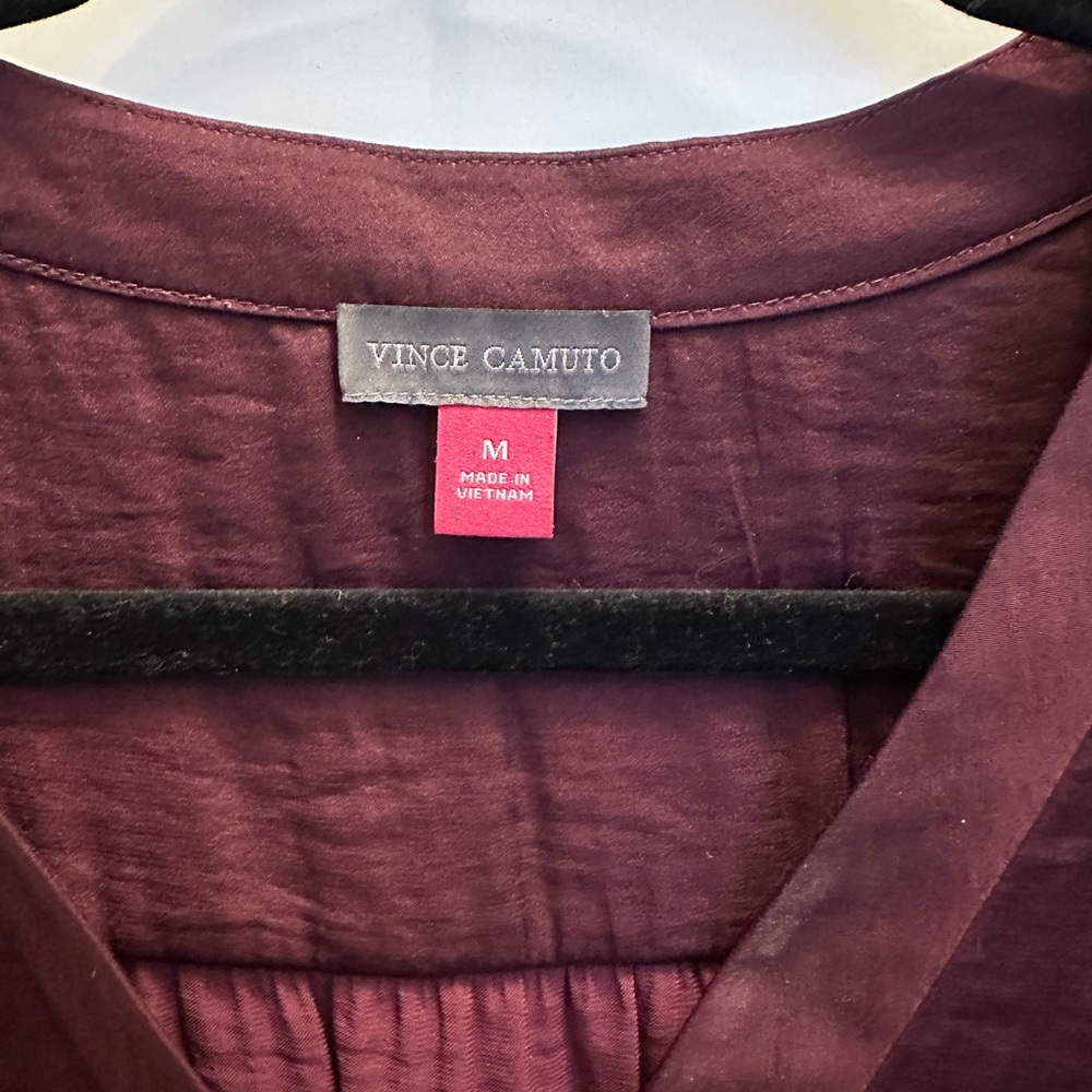 Vince Camuto women’s sleeveless blouse - Picture 4 of 4